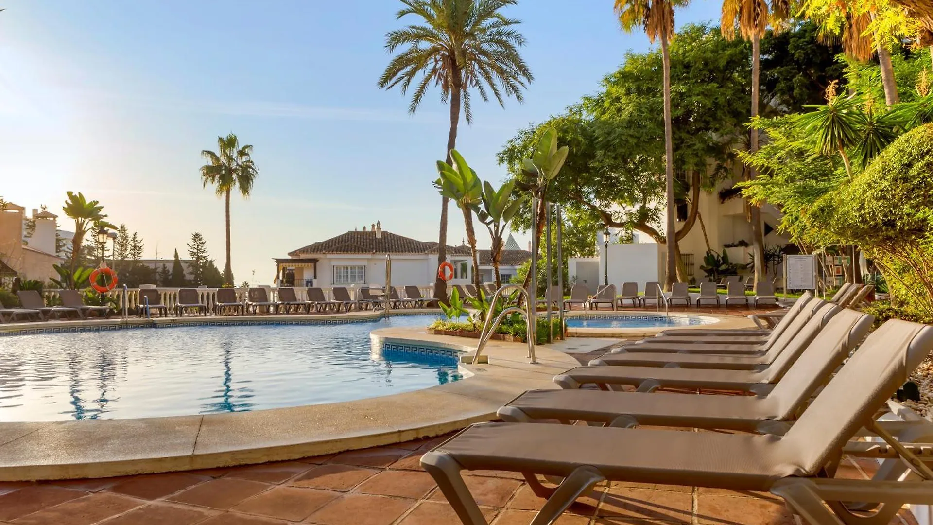 Royal Oasis Club At Pueblo Quinta Aparthotel Benalmadena 3*,  Spain