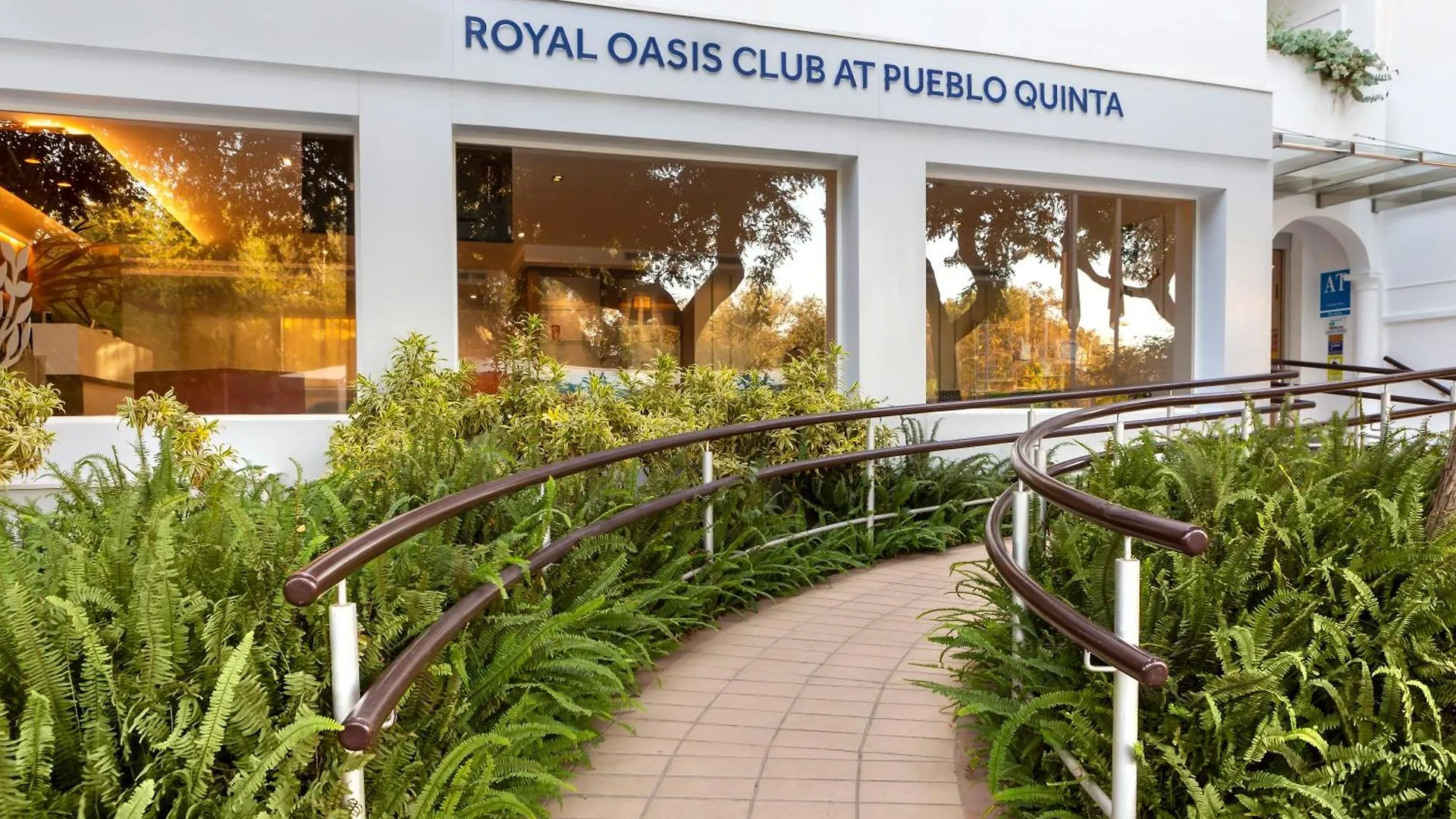 Royal Oasis Club At Pueblo Quinta Aparthotel Benalmadena