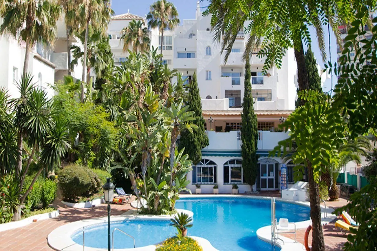 Aparthotel Royal Oasis Club At Pueblo Quinta Benalmádena 3*,  Hiszpania