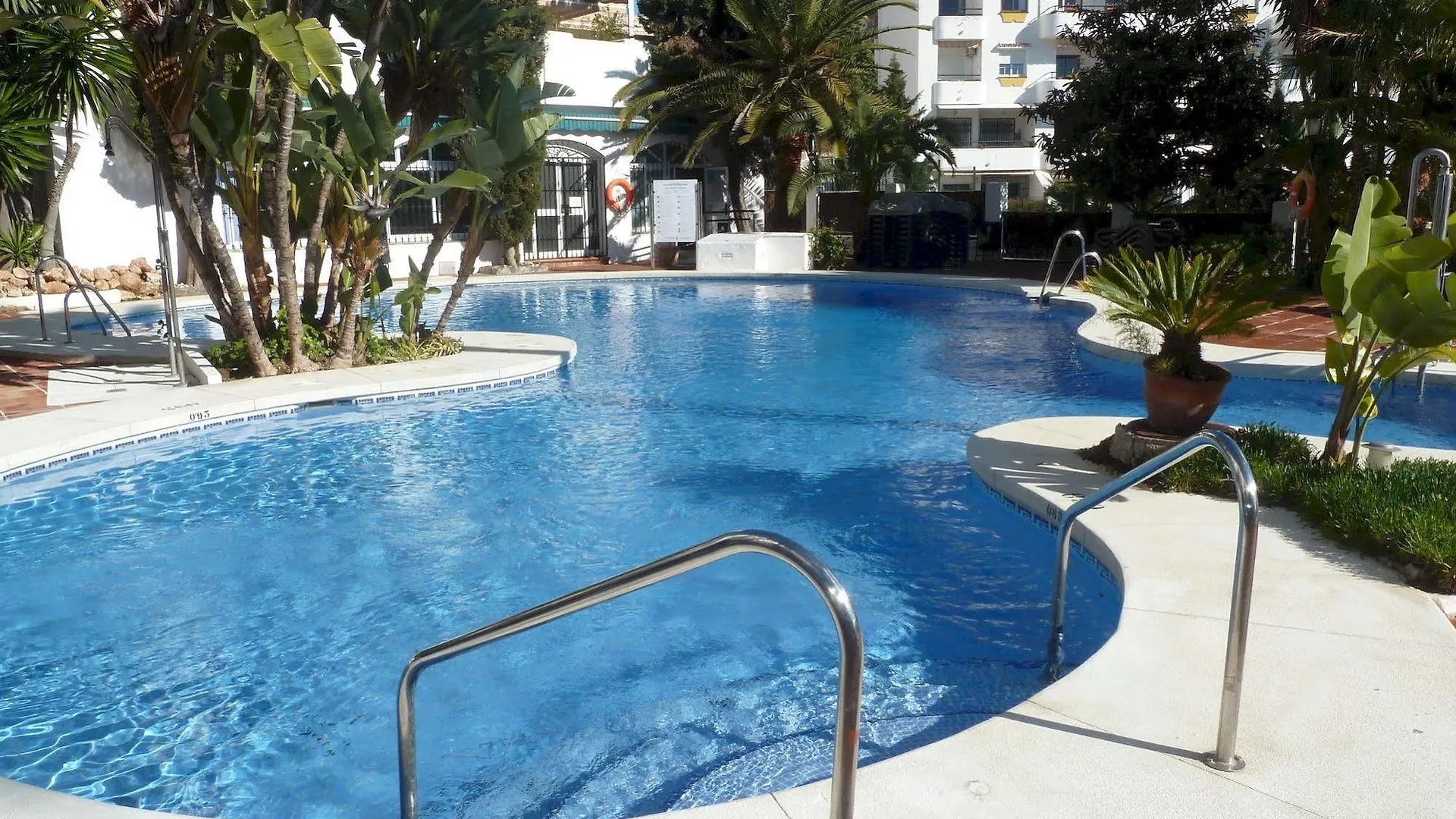 Royal Oasis Club At Pueblo Quinta Aparthotel Benalmadena 3*,